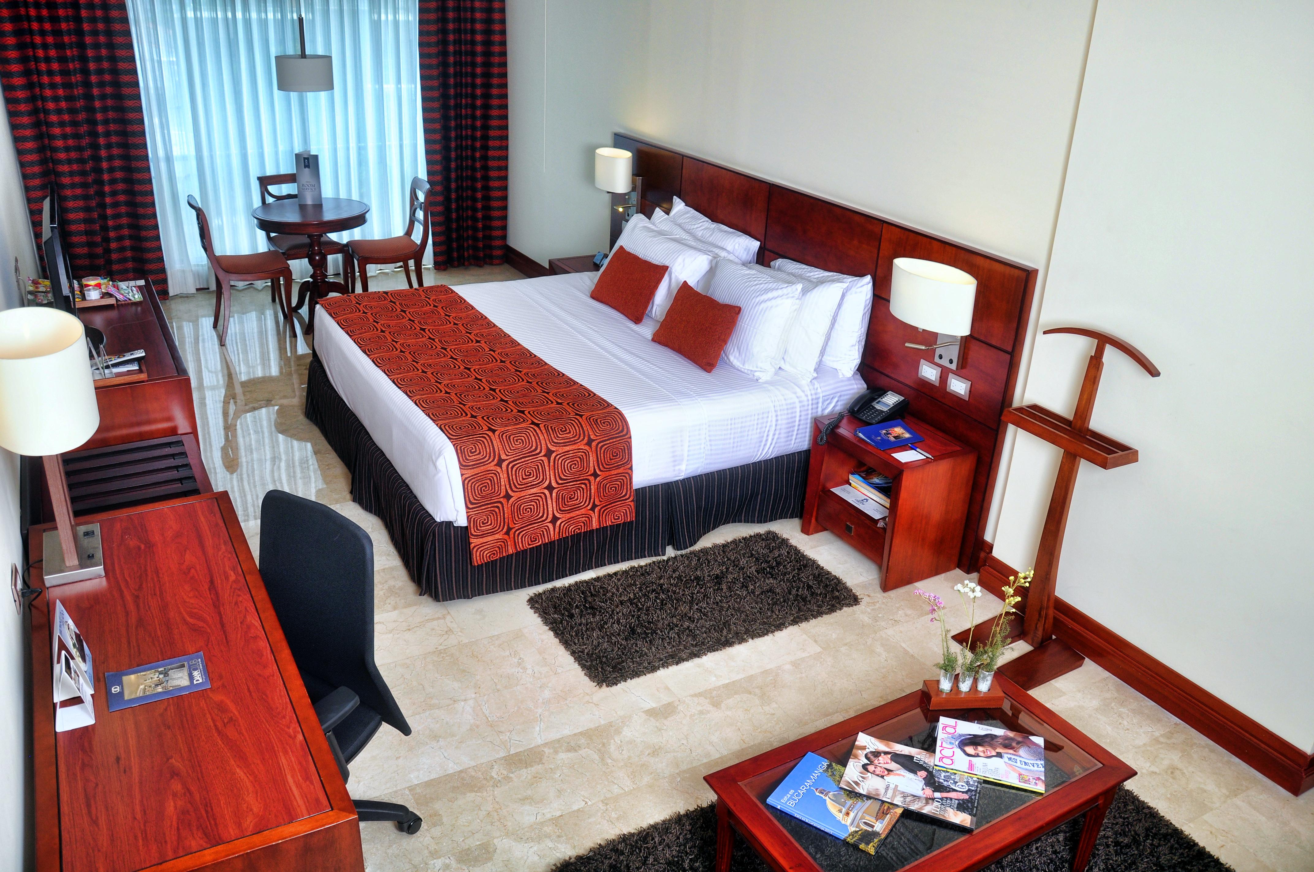 Hotel Dann Carlton بوكارامانغا المظهر الخارجي الصورة