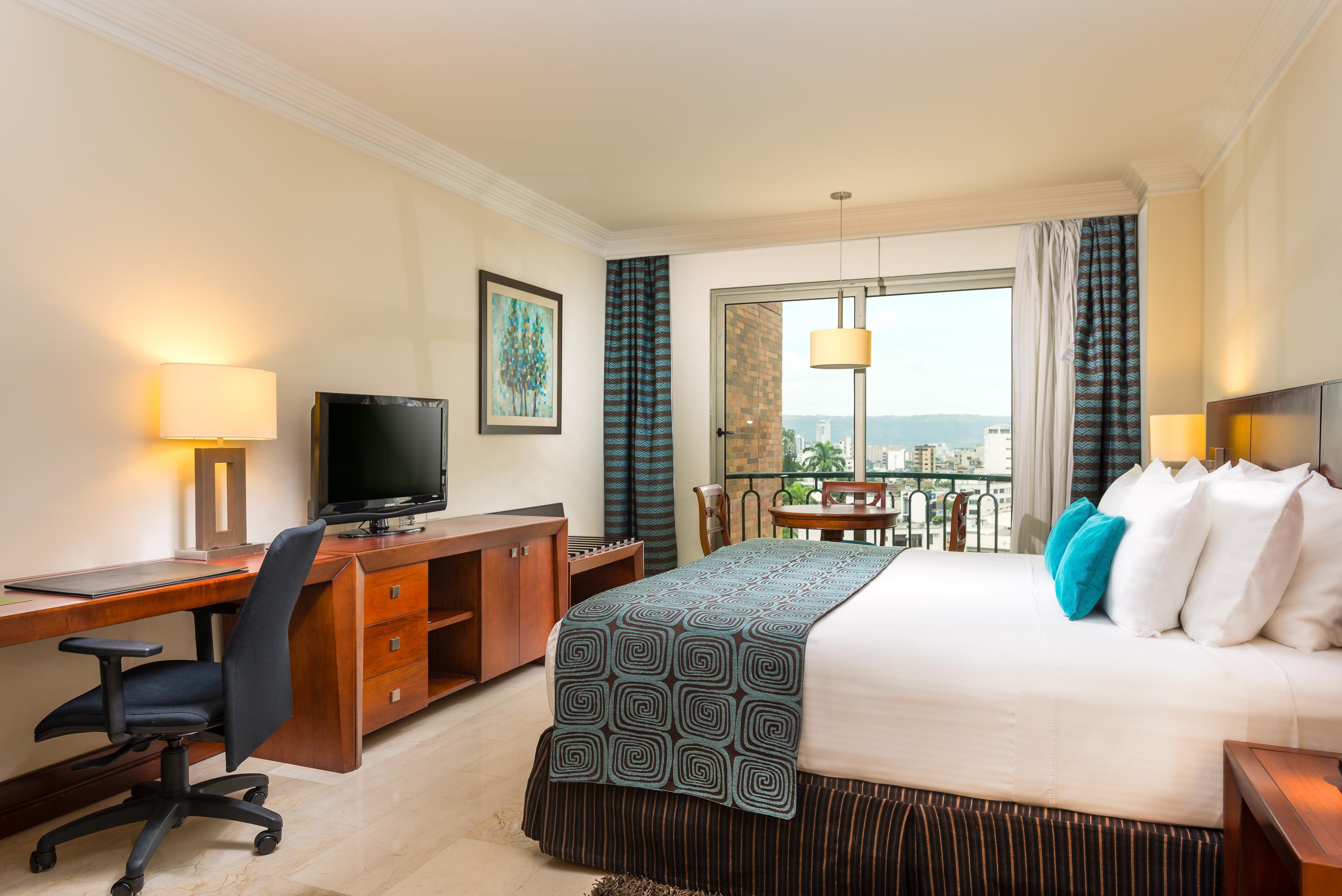 Hotel Dann Carlton بوكارامانغا المظهر الخارجي الصورة A room at the Hilton Tel Aviv