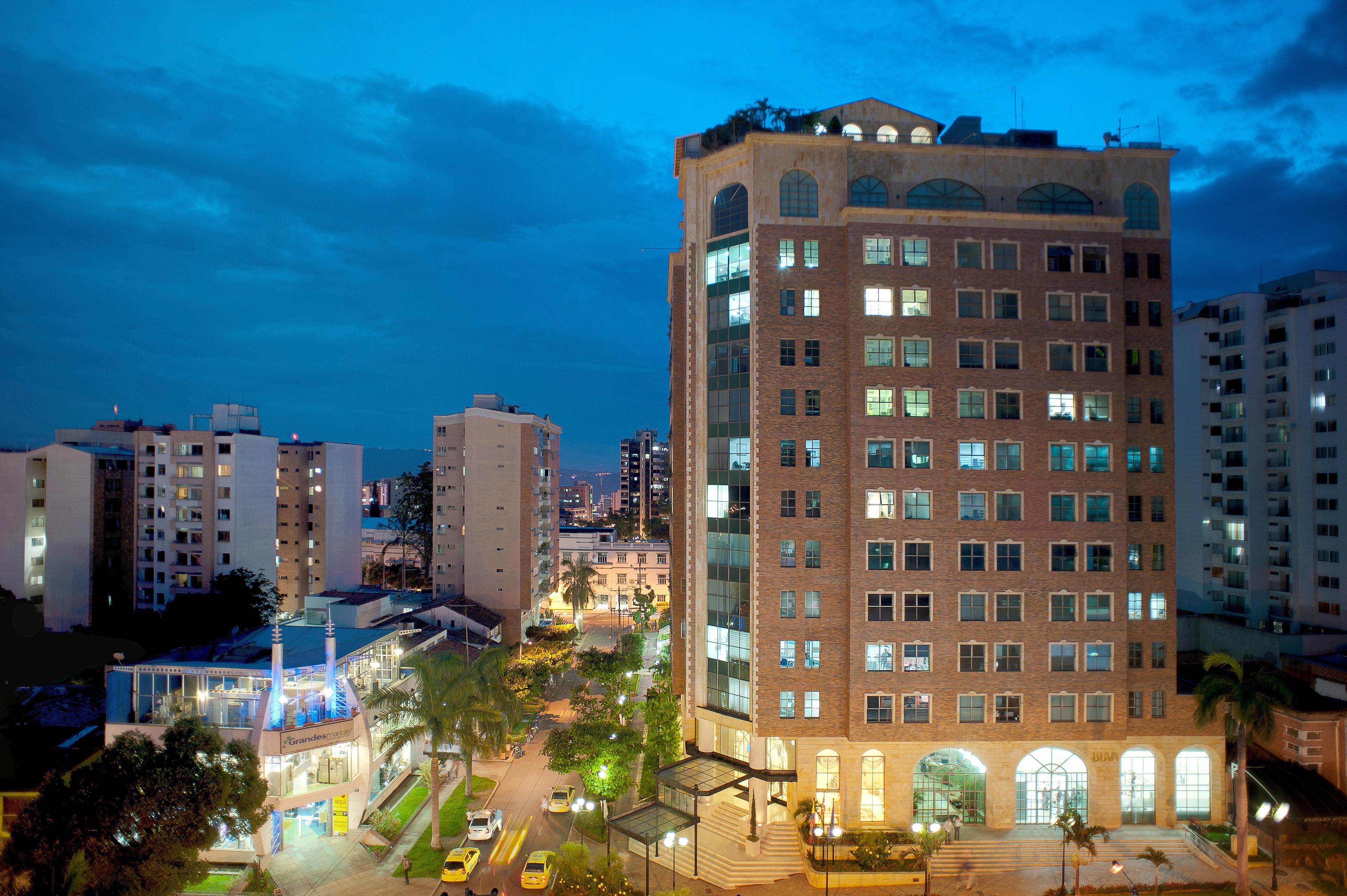 Hotel Dann Carlton بوكارامانغا المظهر الخارجي الصورة