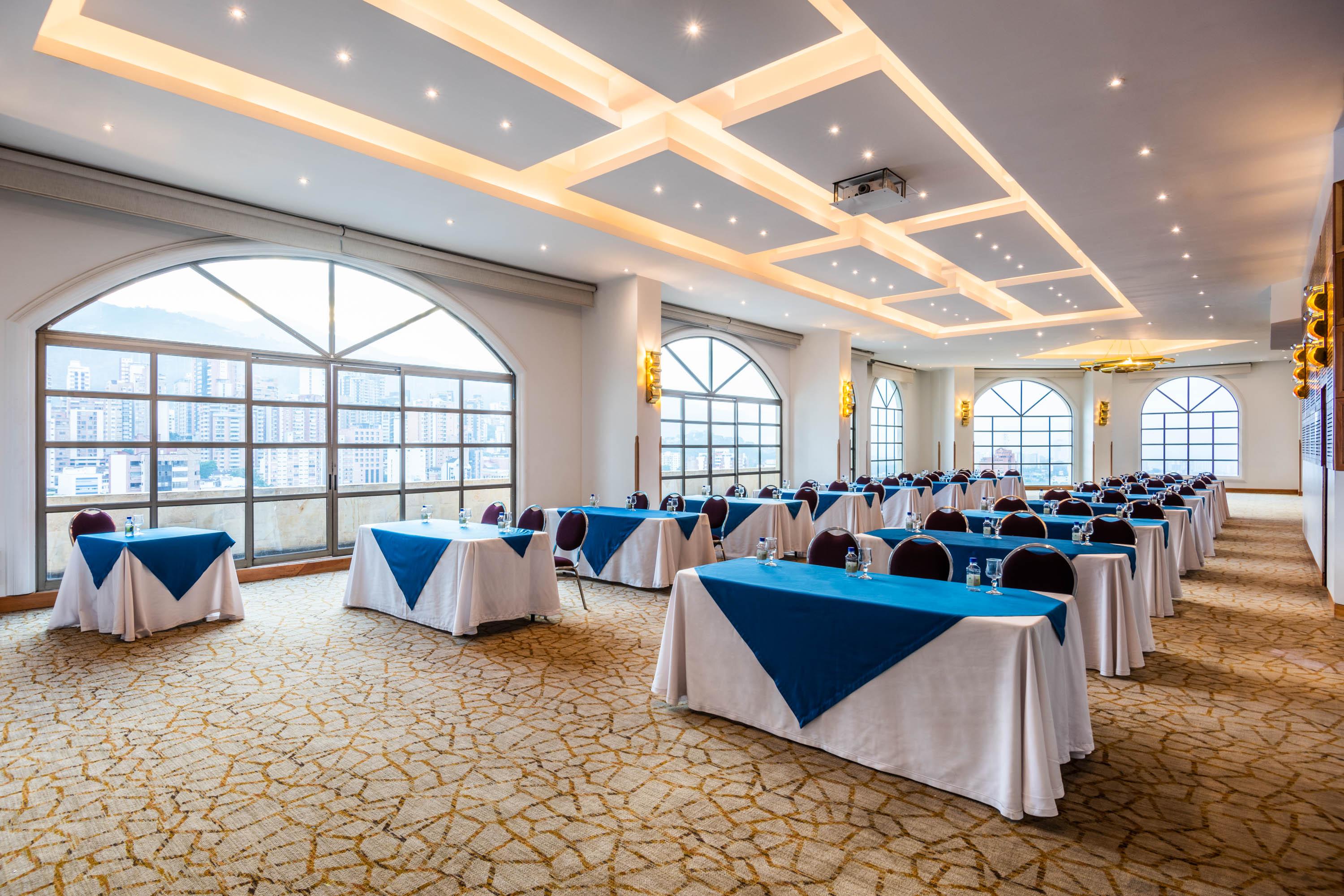 Hotel Dann Carlton بوكارامانغا المظهر الخارجي الصورة Meeting room