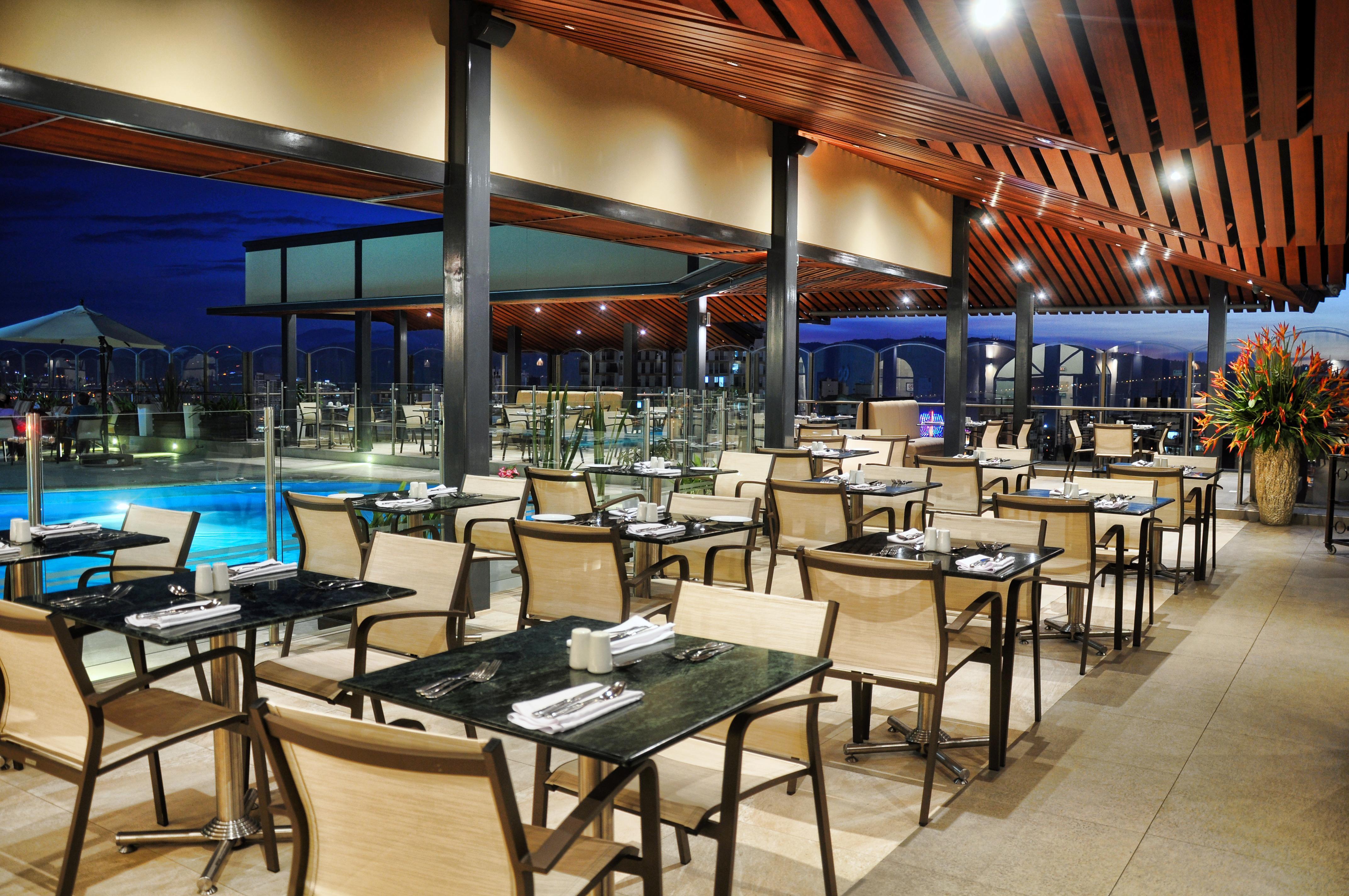 Hotel Dann Carlton بوكارامانغا المظهر الخارجي الصورة The Pool Bar