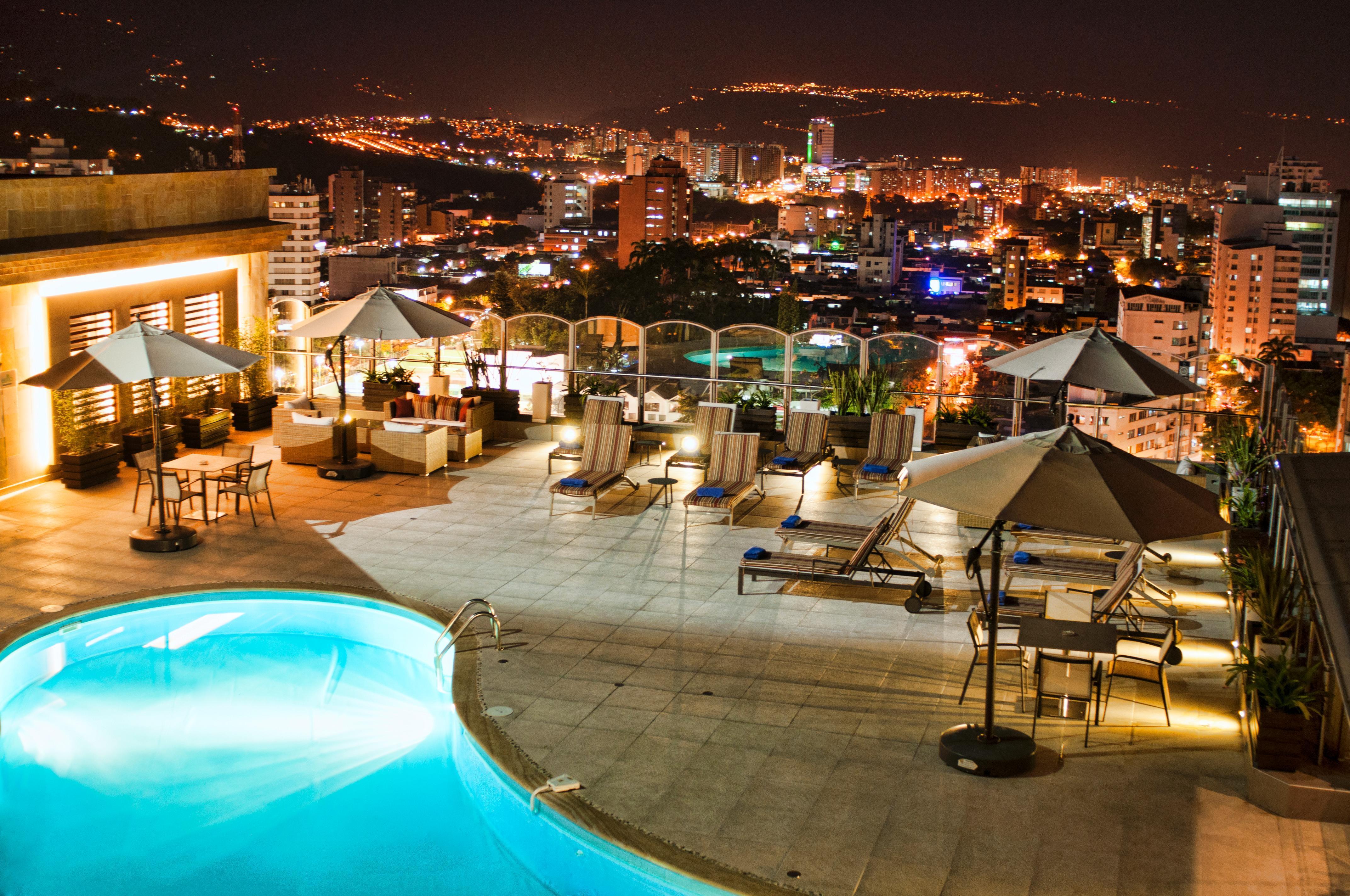 Hotel Dann Carlton بوكارامانغا المظهر الخارجي الصورة View from the hotel's rooftop