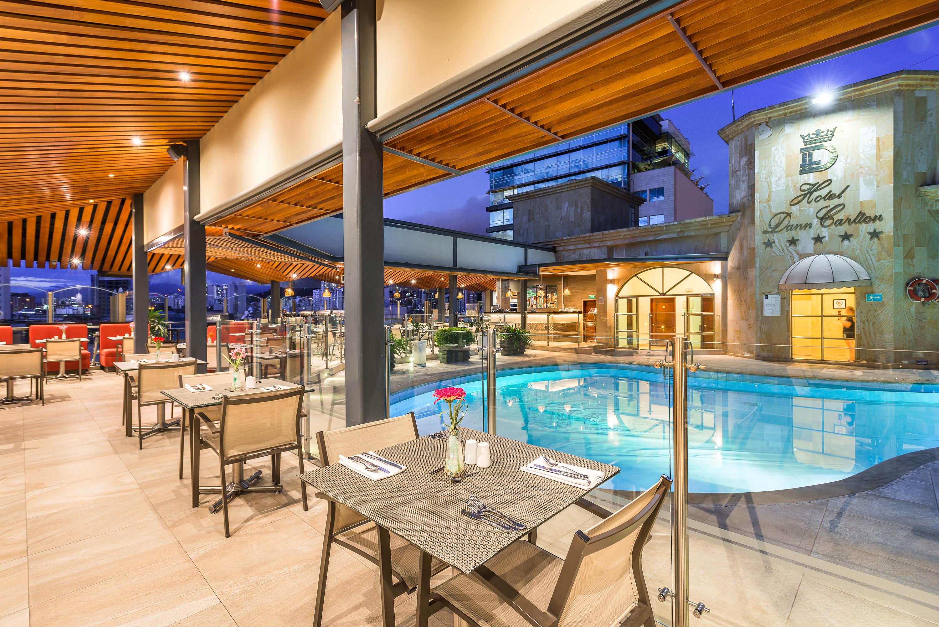 Hotel Dann Carlton بوكارامانغا المظهر الخارجي الصورة The pool at the hotel