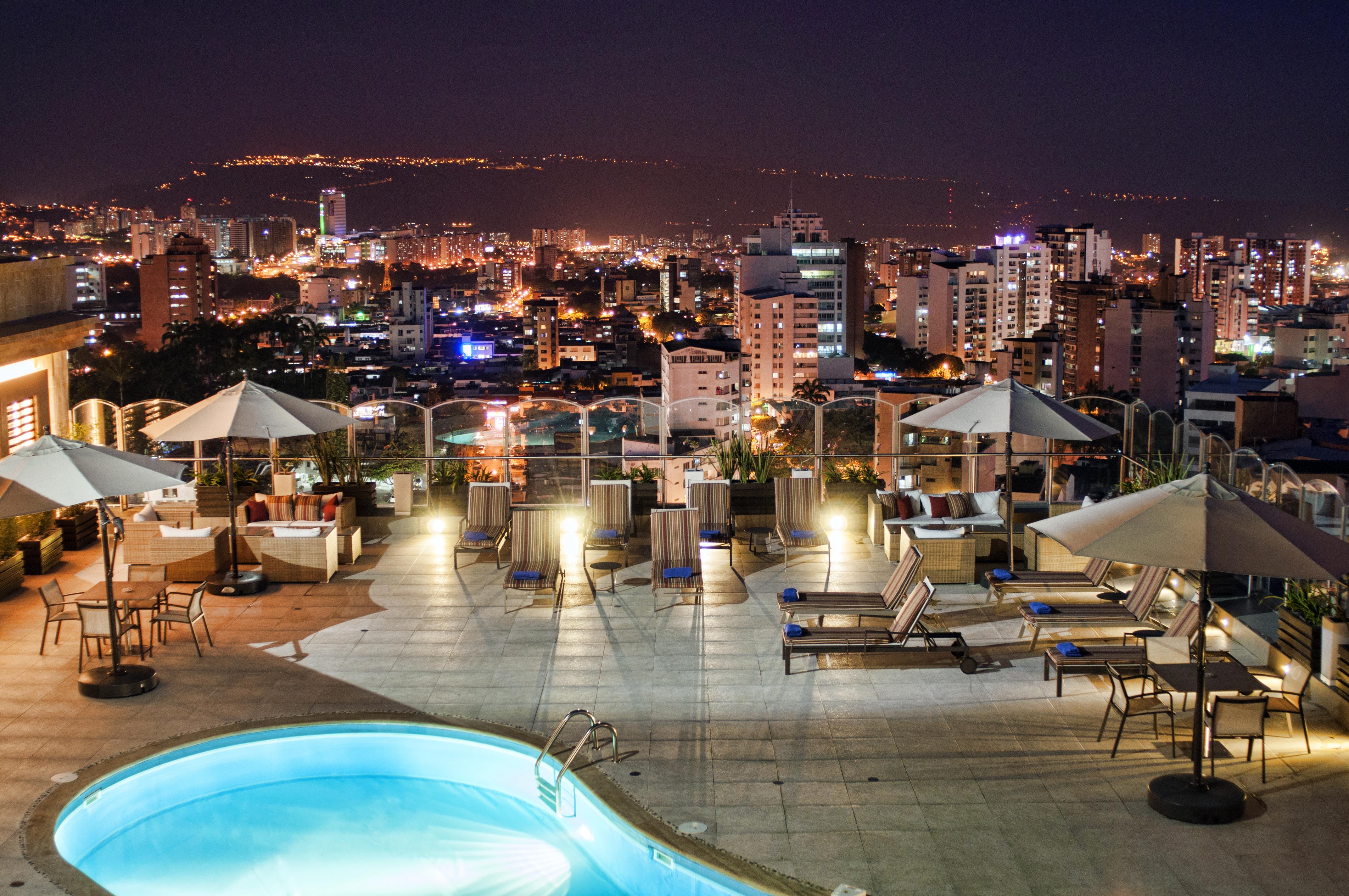 Hotel Dann Carlton بوكارامانغا المظهر الخارجي الصورة View of the city from the hotel