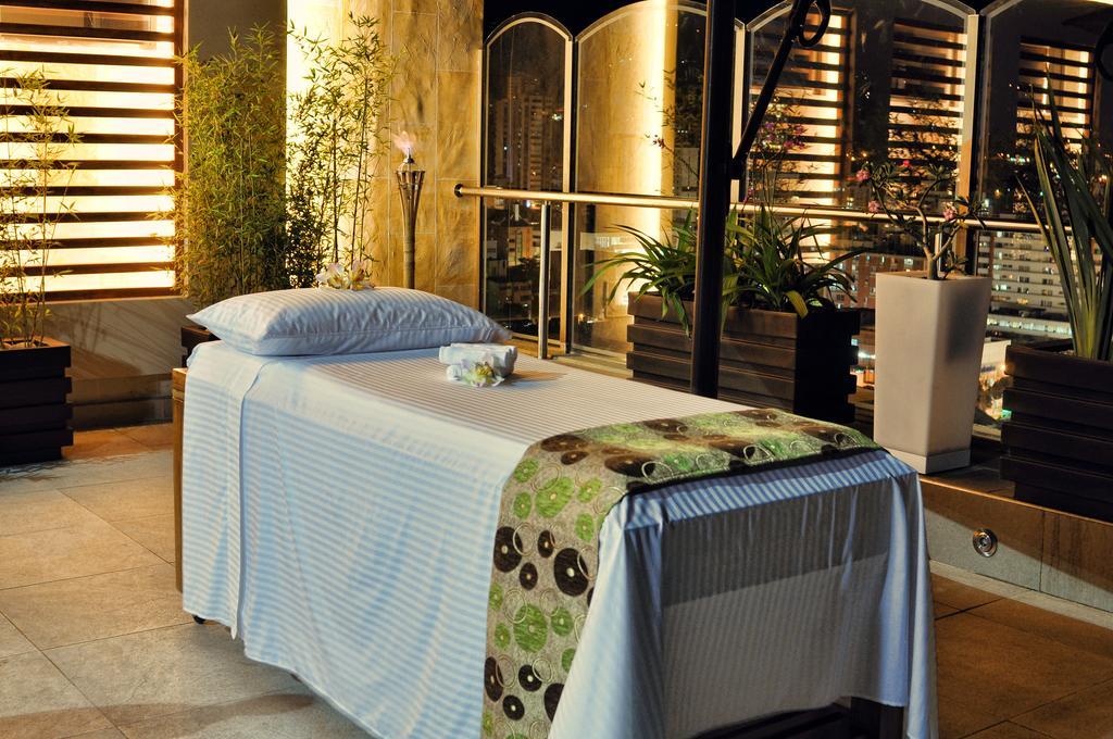 Hotel Dann Carlton بوكارامانغا المظهر الخارجي الصورة Massage table
