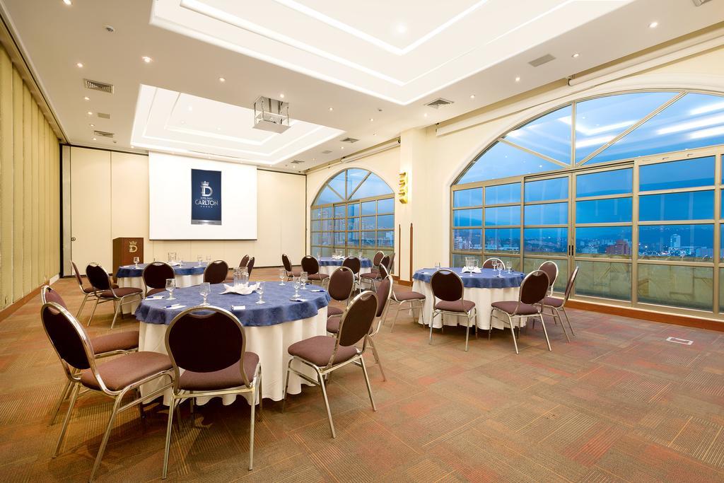 Hotel Dann Carlton بوكارامانغا المظهر الخارجي الصورة Meeting room